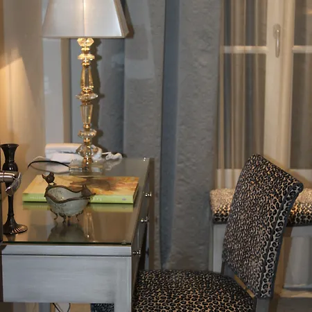 Hotel My In Parigi